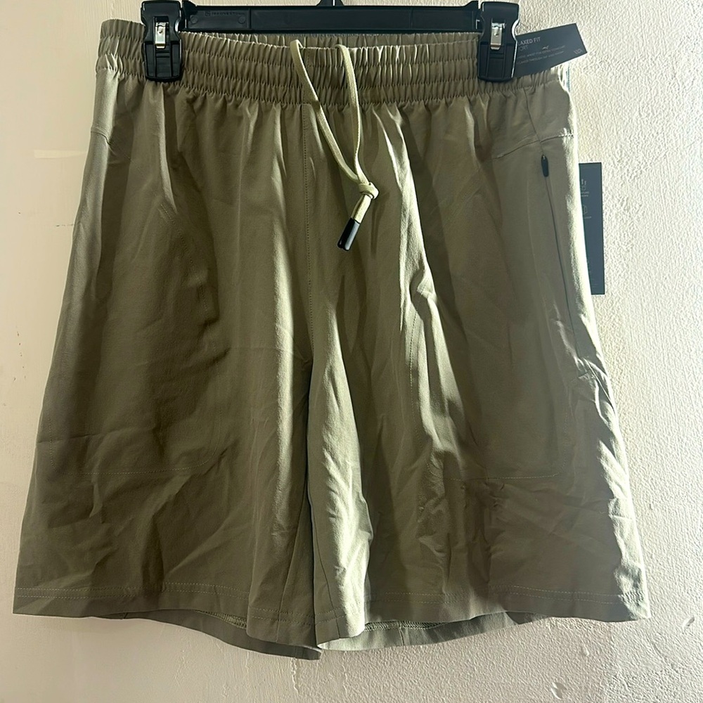 VRST Men’s Relaxed Fit Shorts with Pockets, Olive, Small